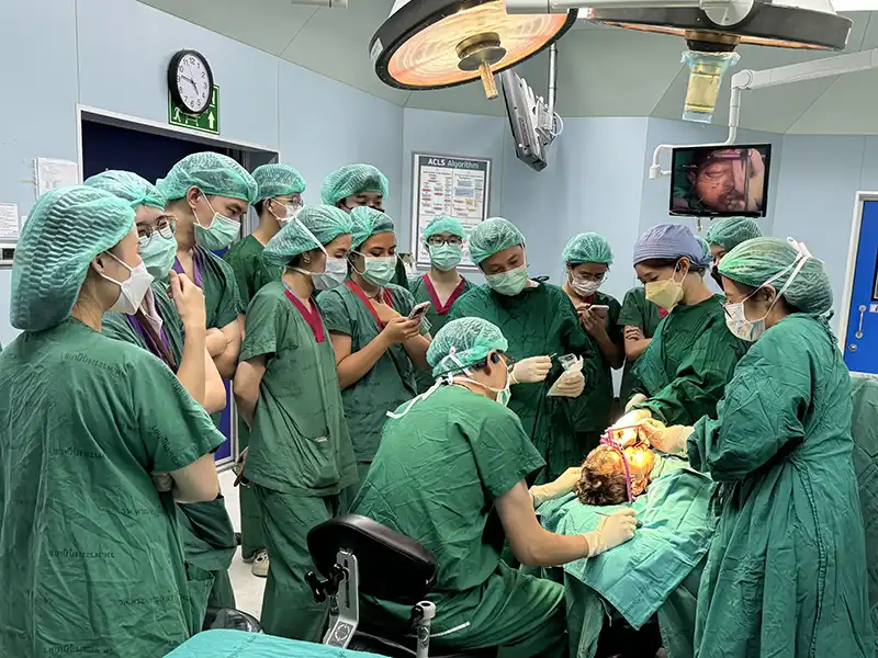 The identity of Prof. Dr. Nond Rojvachiranonda, or Dr. Nond, as a medical teacher. Teacher at the Postgraduate Level